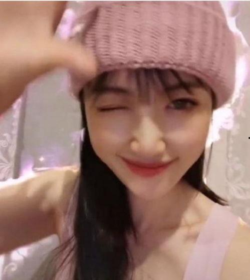 网友爆料吊带背心视频,性感魅力引热议 第1张 网友爆料吊带背心视频,性感魅力引热议 第1张