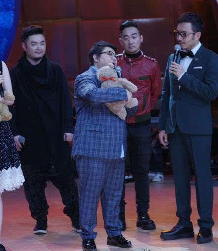 韩红爆料的故事视频大全,那些令人动容的故事瞬间 第1张 韩红爆料的故事视频大全,那些令人动容的故事瞬间 第1张